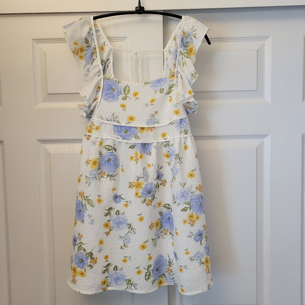 Floral Mini Dress With Ruffles & Cutout Back Size S